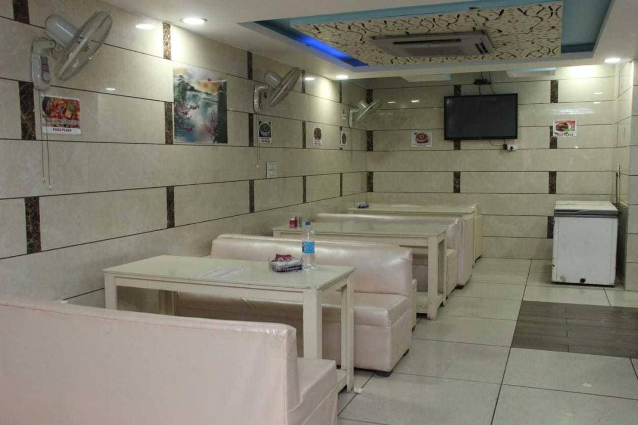 Hotel O Food Plaza Zirakpur Екстер'єр фото