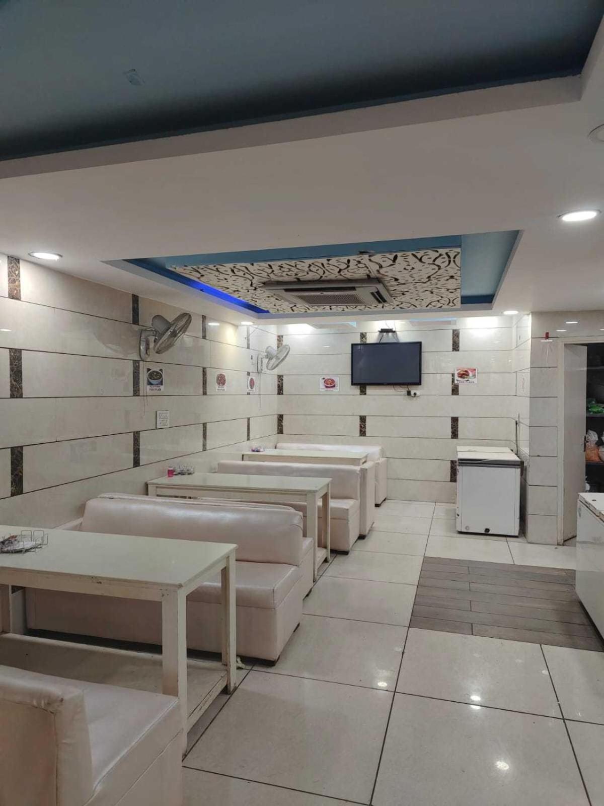 Hotel O Food Plaza Zirakpur Екстер'єр фото